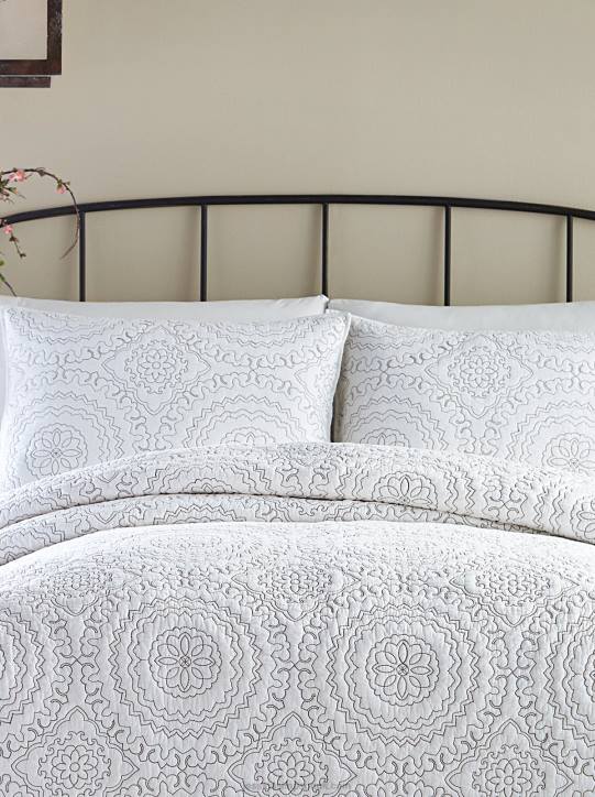 Medallion T CoverletJessica Simpson 6JRJ1055