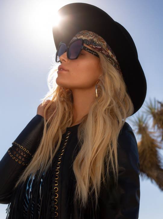 Stylish Butterfly Sunglasses in BlackJessica Simpson 6JRJ1035