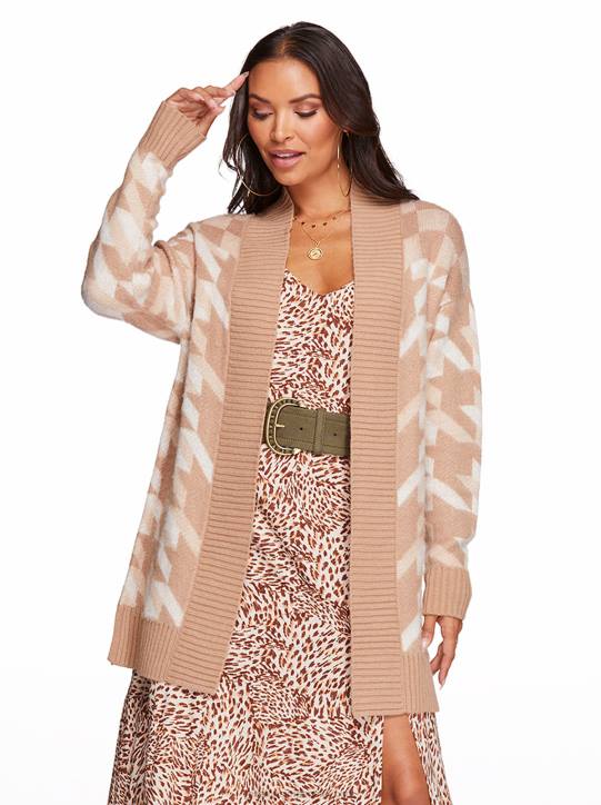 Meghan Cardi in Houndstooth CheckJessica Simpson 6JRJ586